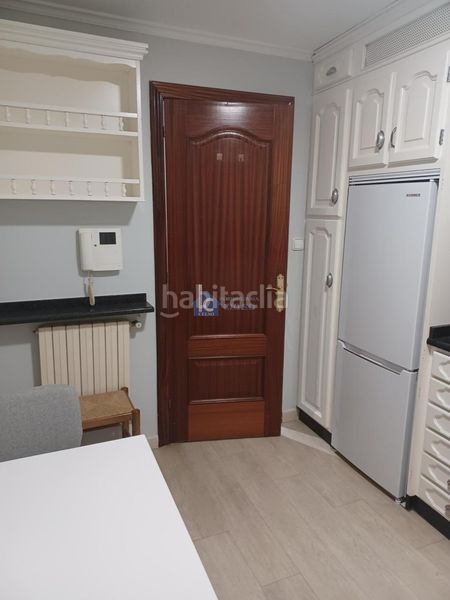 Foto 5b13b715-2d85-44d7-a322-69e9639a51ba. Rent flat with heating parking in Centro Ourense