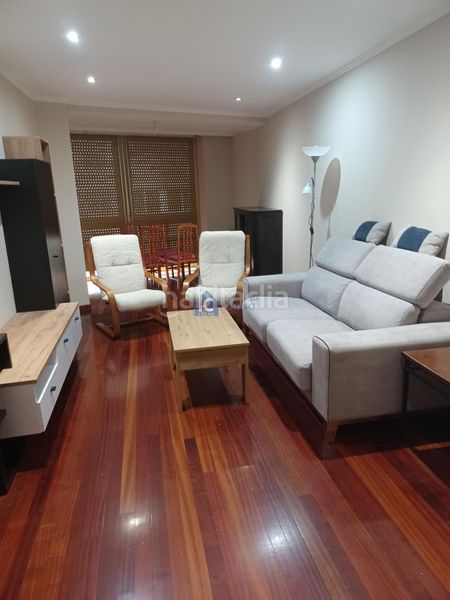Foto c628c6f6-bd5f-4185-8aae-83777e90a772. Rent flat with heating parking in Centro Ourense