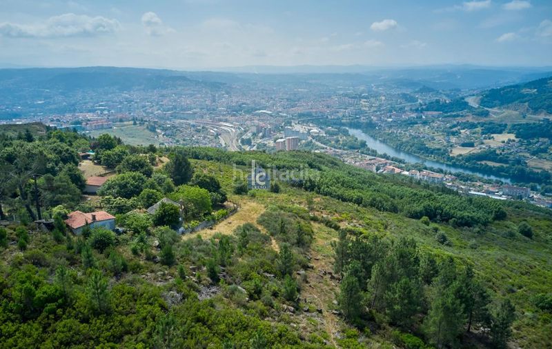 Foto f9389378-1c36-473b-97f4-f10d047a453e. Casa amb calefacció aparcament a Ventiun Ourense
