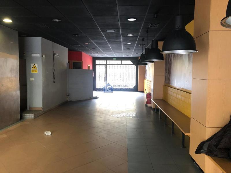 Foto 8b5aab1b-a9a4-4c56-a9c4-682f32d99513. Location local commercial avec chauffage dans Posío Ourense
