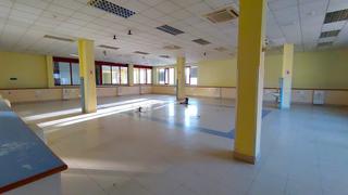Affitto Locale commerciale en Peacastillo - Nueva Montaa. Espacio comercial verstil en el corazn del zoco de santander