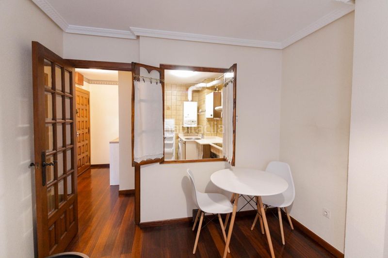 Foto dd63e283-5a20-4a0b-8e32-3216462c68a0. Rent flat with heating parking in Cuatro Caminos Santander