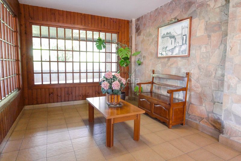 Foto f76d6e0e-f42e-4426-86cf-318a9477599d. Rent flat with heating parking in Cuatro Caminos Santander