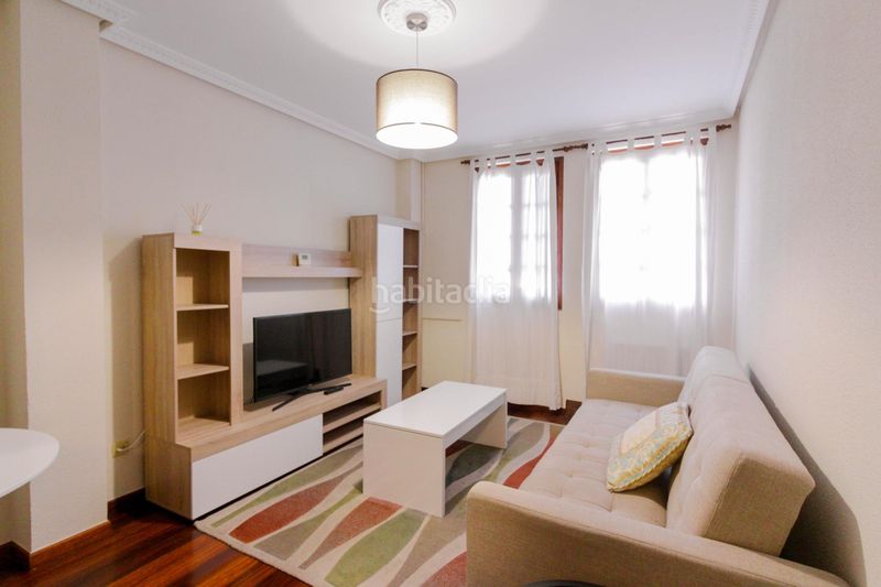 Foto f970e78c-8b4d-4fdd-b824-c5583f0dab3c. Rent flat with heating parking in Cuatro Caminos Santander