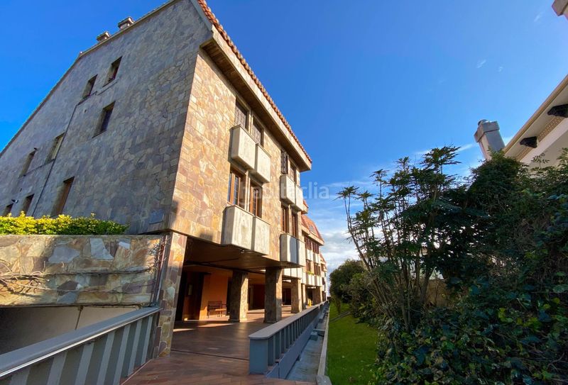 Foto f98f375b-fdba-4d3f-813a-2732566df135. Rent flat with heating parking in Cuatro Caminos Santander