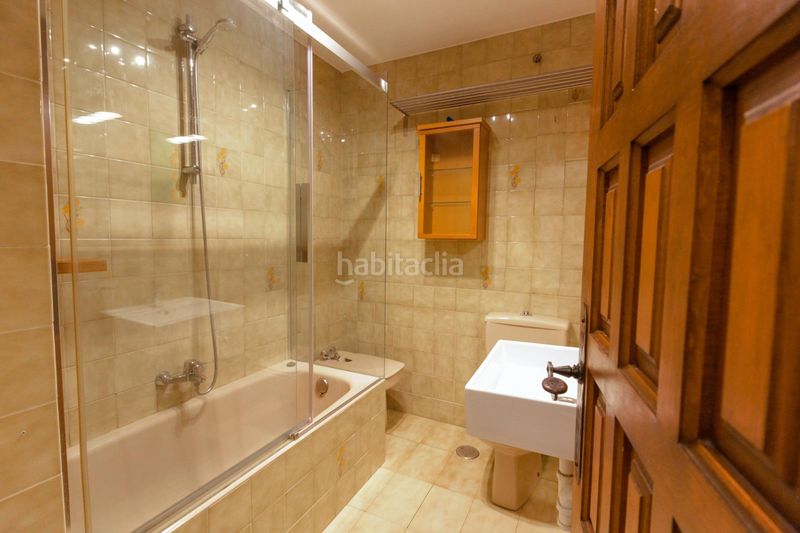 Foto fff45b6a-f3c6-4a67-affb-d6de9f3e3a38. Rent flat with heating parking in Cuatro Caminos Santander