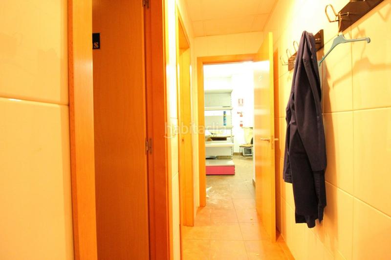 Foto d347abfb-80a6-4bbc-977b-d44d40cfb9e2. Rent business premise in Alisal - San Román Santander