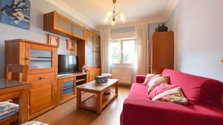 Rent Flat in Cuatro Caminos. Acogedor piso de 2 dormitorios junto a valdecilla