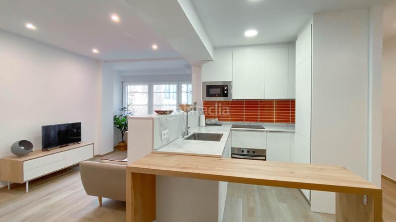 Foto 74b81e8f-9566-4c23-818b-95712508e8ae. Alquiler piso moderno y espacioso piso en el corazón en Santander