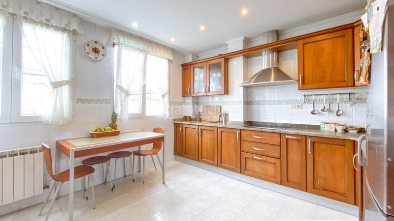 Foto 1a819dd8-b1fa-41aa-b464-09aae0ac7e8b. Casa adossada amb calefacció aparcament a Maoño - Azoños Santa Cruz de Bezana