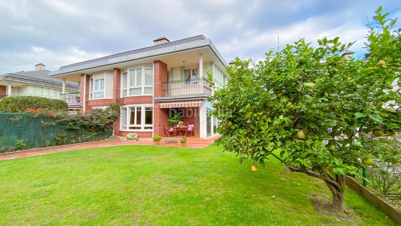 Foto 648919c7-4769-423a-84f2-1c95fcd51ce0. Casa adossada amb calefacció aparcament a Maoño - Azoños Santa Cruz de Bezana