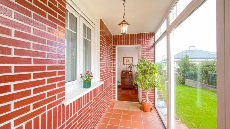 Foto 9e9667b3-0844-4da2-9d06-ad1324a3ce92. Casa adossada amb calefacció aparcament a Maoño - Azoños Santa Cruz de Bezana