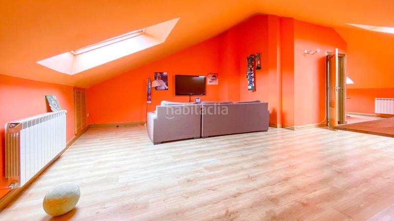 Foto a6450e65-8fe1-40dd-850f-3e30b2e0afc4. Casa adossada amb calefacció aparcament a Maoño - Azoños Santa Cruz de Bezana