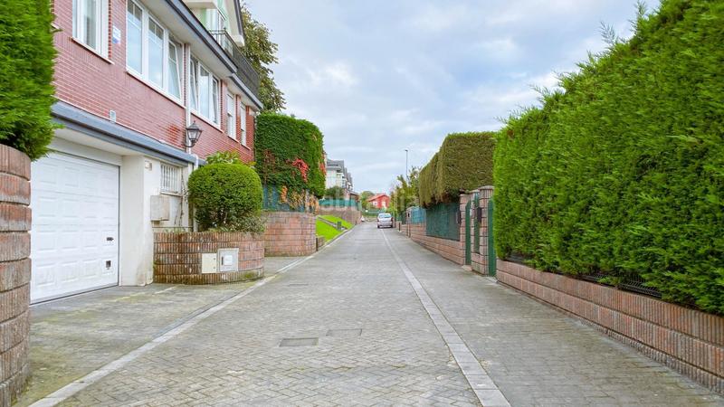 Foto d7485ef0-e5fc-4fee-9b24-324f8b9a892c. Casa adossada amb calefacció aparcament a Maoño - Azoños Santa Cruz de Bezana