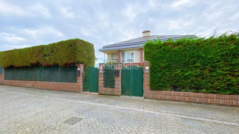 Foto df350fe1-9038-44ac-8ee3-0a80c4e5f2c2. Casa adossada amb calefacció aparcament a Maoño - Azoños Santa Cruz de Bezana