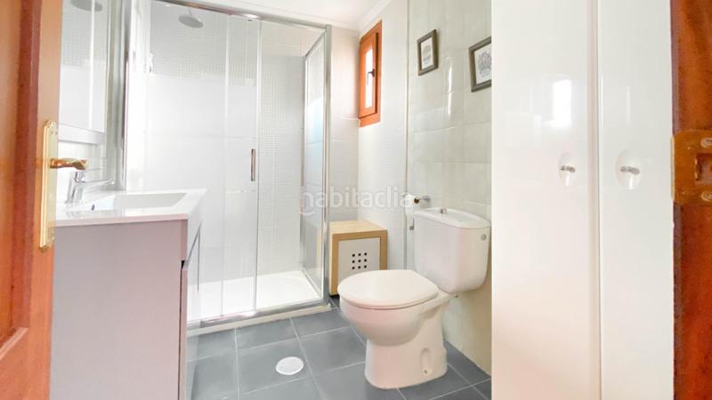 Foto d975fdb0-bac4-4b16-ab3e-fd12bd93bc64. Alquiler apartamento piso amplio de 3 dormitorios en cazoña, en Santander