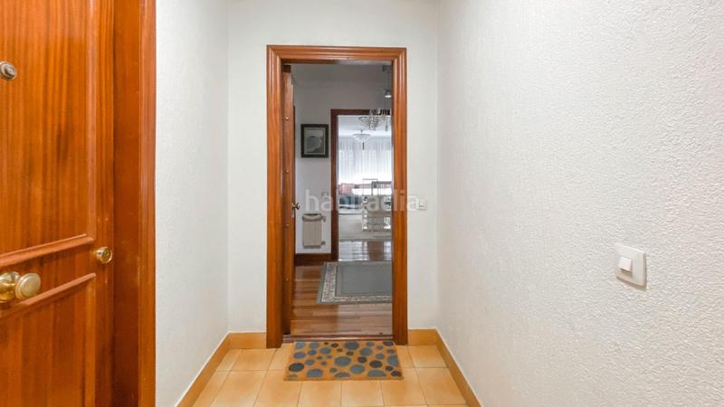 Foto f7eb7a01-a6b8-45e2-b66e-138d36bde444. Rent apartment with heating parking in Alisal - San Román Santander