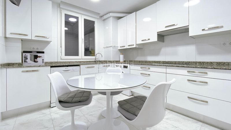 Foto 5b4bc5de-5f0b-48f1-9266-6686300e2044. Rent flat with heating in Cuatro Caminos Santander