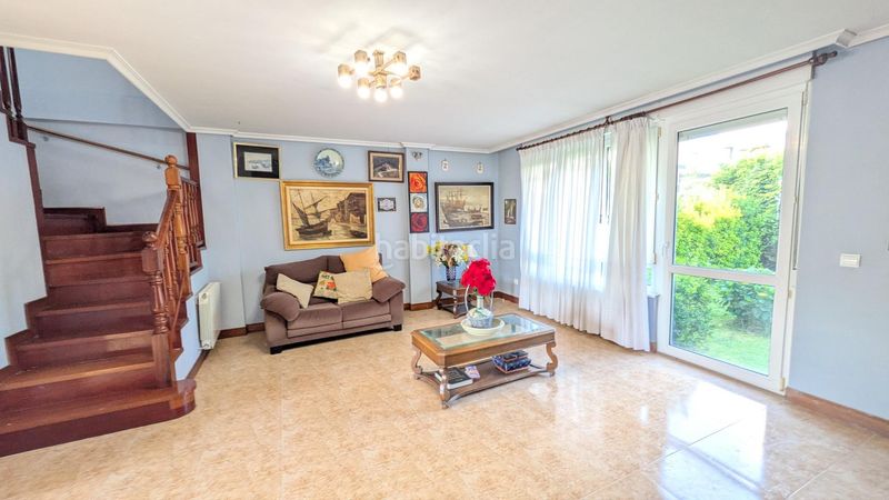 Foto 40c21310-e977-47dc-8d2e-f5ae3058cf75. Casa aparellada amb calefacció aparcament a Muriedas Camargo