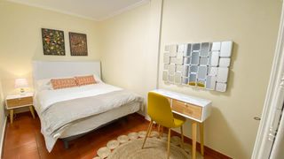 Lloguer Pis en Cuatro Caminos. Piso junto a valdecilla disponible a partir de abril