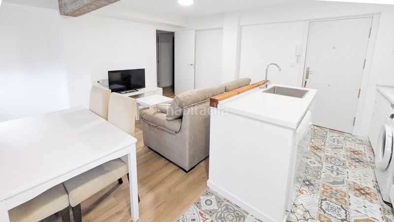 Foto f568bc1e-4c45-4e53-a2b6-8c72b3a5a5a3. Rent flat with heating in Cuatro Caminos Santander