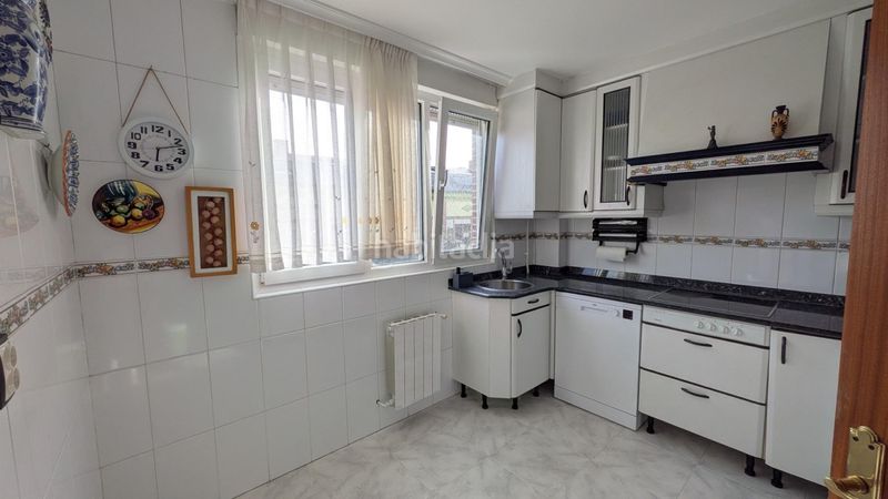 Foto 787f8134-a992-4378-b30b-9281c3f1a96c. Casa aparellada amb calefacció aparcament a Muriedas Camargo