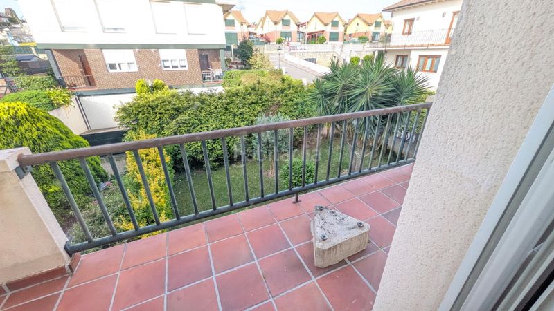 Foto 88e54a06-7441-4784-b124-1247ba151389. Casa aparellada amb calefacció aparcament a Muriedas Camargo