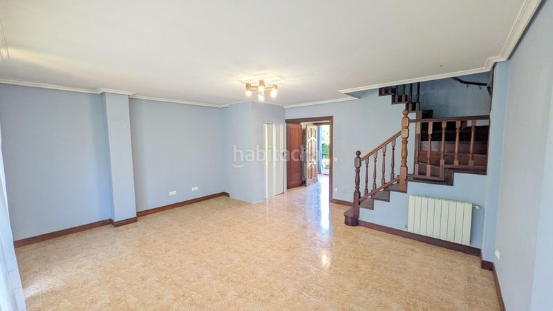 Foto f874452c-4a08-48cd-80ba-e0a01970bf21. Casa aparellada amb calefacció aparcament a Muriedas Camargo