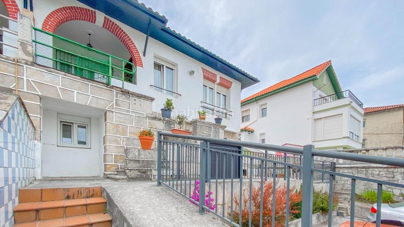Foto e3552d3d-d43d-4fee-a43f-b3e3055dbe39. Casa aparellada amb calefacció a Cuatro Caminos Santander