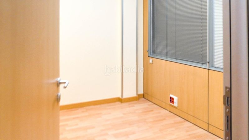 Foto cad00117-2279-4e87-92eb-ab3ba4feaf50. Oficina a Reocín
