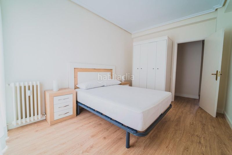 Foto c0b183a4-beaf-40eb-bdf8-da289ff16df9. Rent flat with heating in Cuatro Caminos Santander
