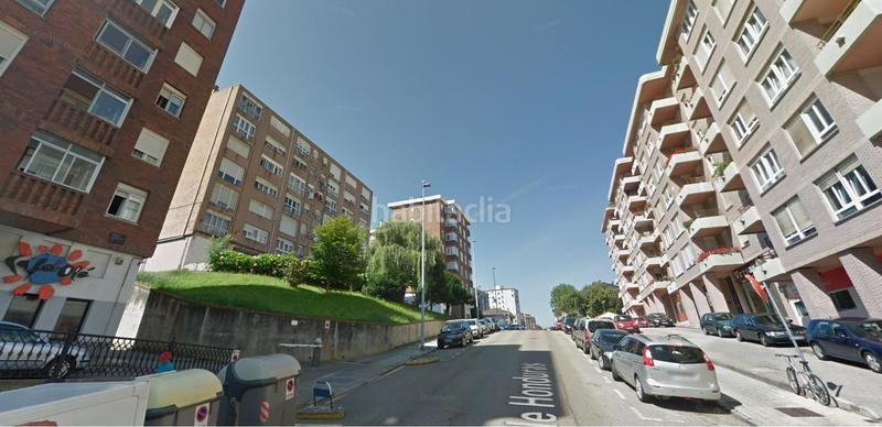 Foto b1e888c0-d55d-4283-8b6e-ec3453a3d0ec. Aparcament cotxe a Los Castros Santander