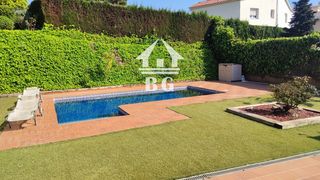 Chalet en Condado del Jaruco - Puigventós. Espectacular chalet unifamiliar con piscina situada en la urb. c