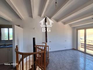 Casa adossada a Vilobí d´Onyar. En venta gran casa de pueblo adosada situada en salitjavilobí do