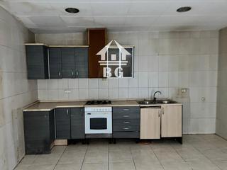 Pis  Juan carlos i. En venta vivienda planta baja con dos dormitorios en centro de b