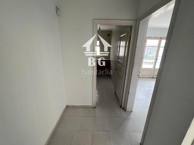 Foto 8965d5f2-5b2c-4802-86d1-32495e9ab3ae. Piso en venta vivienda de 3 dorm. cerca del centro !! en Figueres
