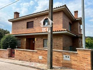 Xalet a Mas Altaba - El Molí. En venta chalet con piscina en urb. el moli de maçanet de la sel