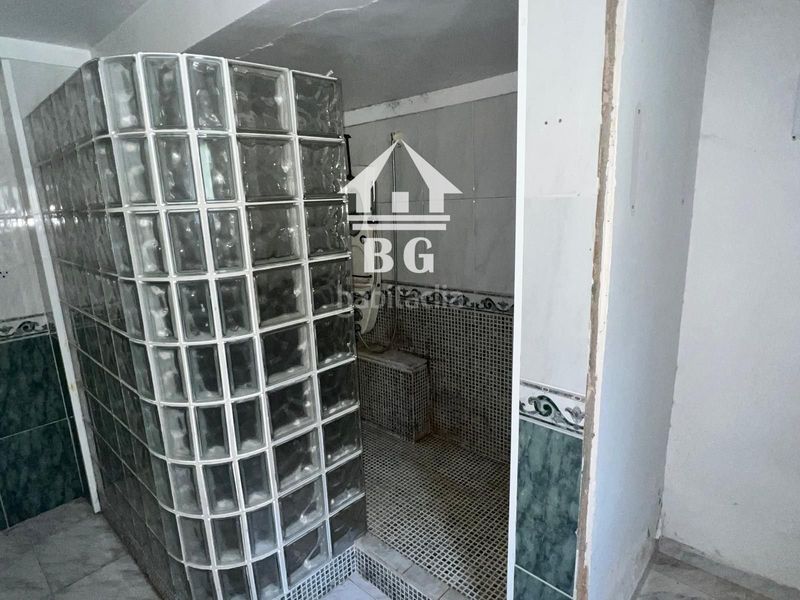 Foto 65d9be39-bf3e-4b3e-882c-2e4b055a71bb. Casa amb aparcament a Aiguaviva Parc Vidreres
