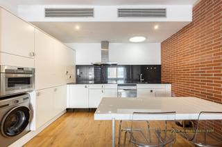 Dreistöckige Wohnung in Poblenou