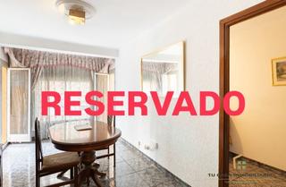 Appartement à Llefià. Bonito piso junto a la calle perez galdós con ascensor y 2 balco