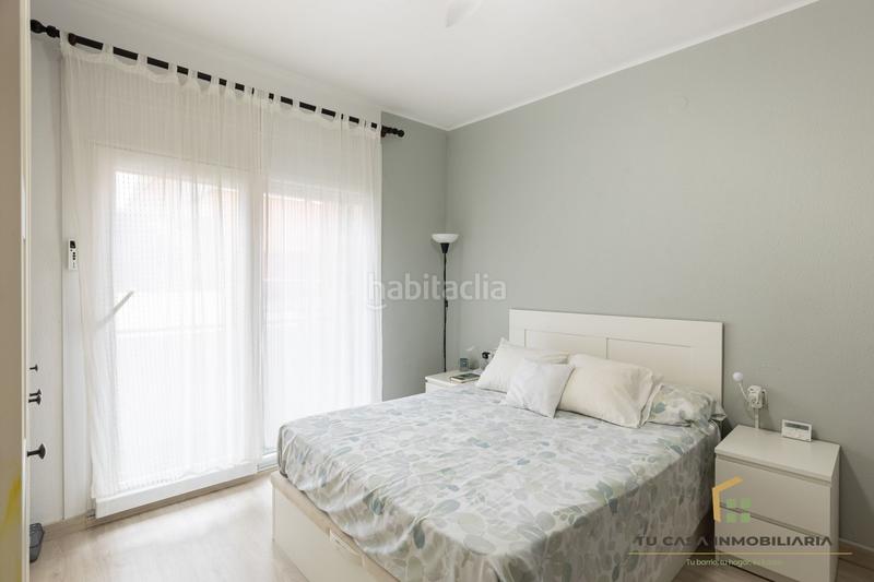 Foto 091615ea-45ae-4d7f-9214-32db4954ce42. Piso  junto a la ronda de sant antonio con 2 balcones, patio y trastero en Badalona