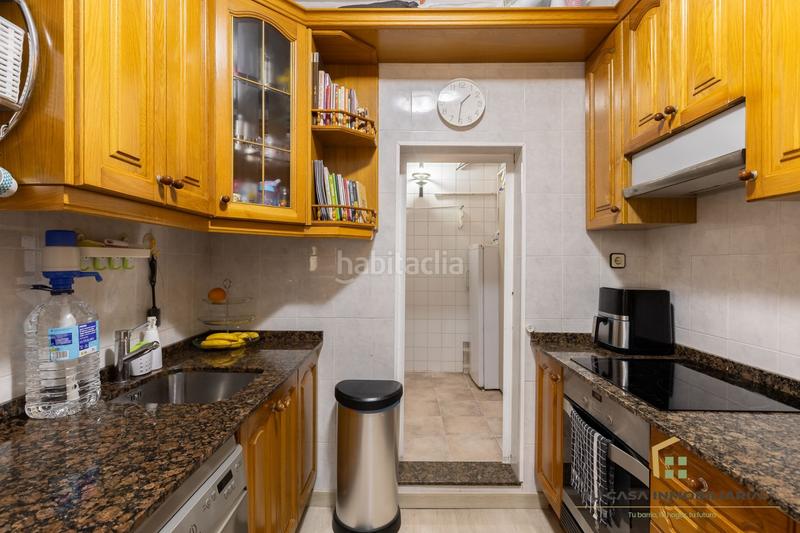 Foto 44fa175e-7256-45b3-9e28-6bd23055d129. Piso  junto a la ronda de sant antonio con 2 balcones, patio y trastero en Badalona