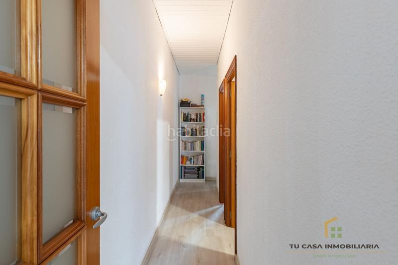 Foto 88597114-537e-44a9-8f2d-f9008efcb6c5. Piso  junto a la ronda de sant antonio con 2 balcones, patio y trastero en Badalona