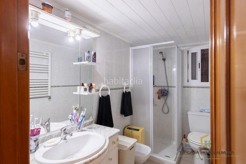 Foto 96c35d49-686a-4970-8462-9a069d52dc5a. Piso  junto a la ronda de sant antonio con 2 balcones, patio y trastero en Badalona