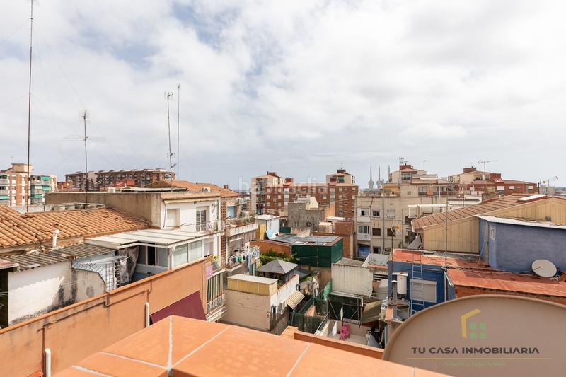 Foto e3cd6399-3027-4cb6-a685-4803b315ac6f. Piso  junto a la ronda de sant antonio con 2 balcones, patio y trastero en Badalona