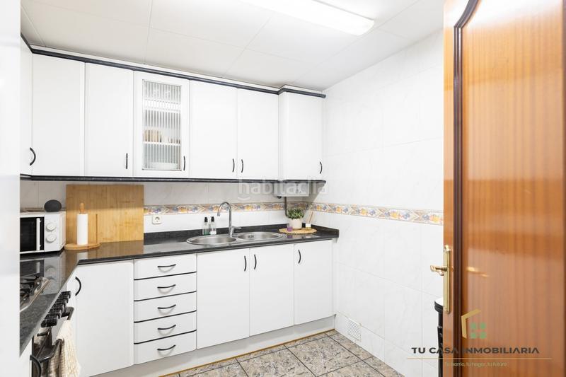 Foto e716da1e-5bc0-42bb-a0e1-5bd2d8e1d18c. Pis amb calefacció a Llefià Badalona