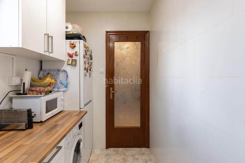 Foto 375a2087-5f67-448e-80a3-5eb811c33da5. Àtic amb calefacció a Llefià Badalona