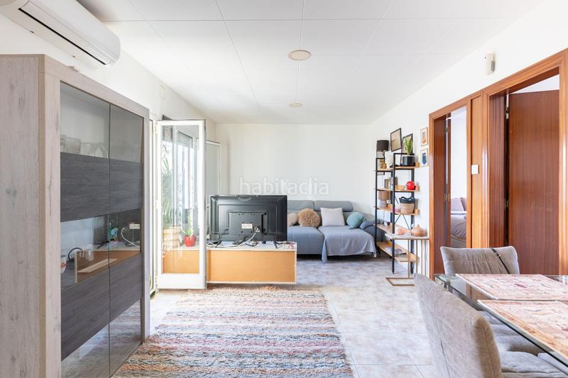 Foto 6c976419-5256-4fe4-8335-435e1797f33e. Àtic amb calefacció a Llefià Badalona