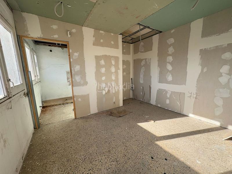 Foto f9167f09-fde4-49e0-ad41-480c1739f4f0. Bâtiment à usage industriel dans Zona Industrial Rubí