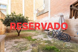 Pis a Llefià. Planta baja en calle perez galdós con patio de 60mt2
